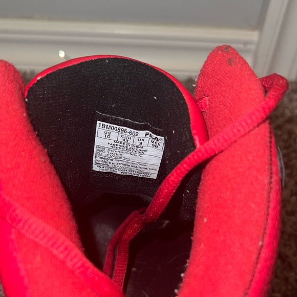 EUC M 10 Fila sneakers 👟 - Picture 8 of 11